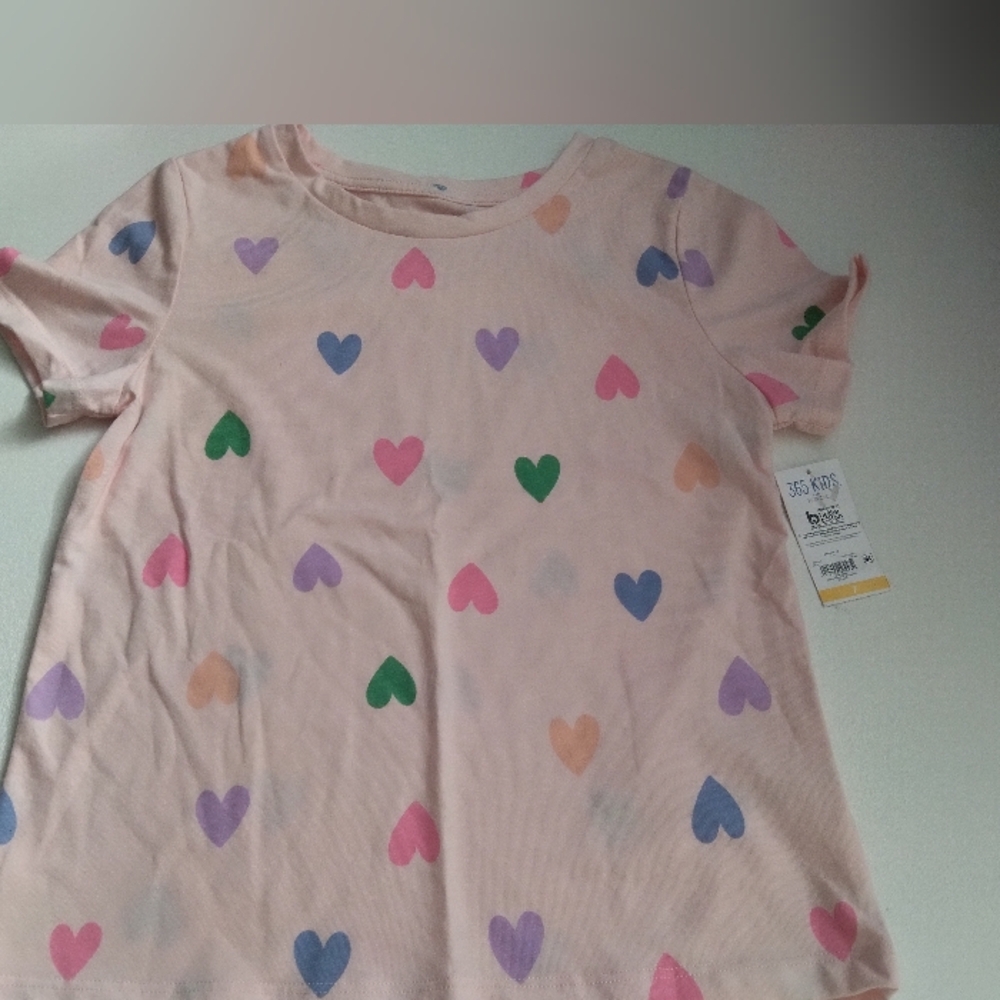 365 Kids Garanimals Girls Short Sleeve Tee with an all-over Heart print Size 7